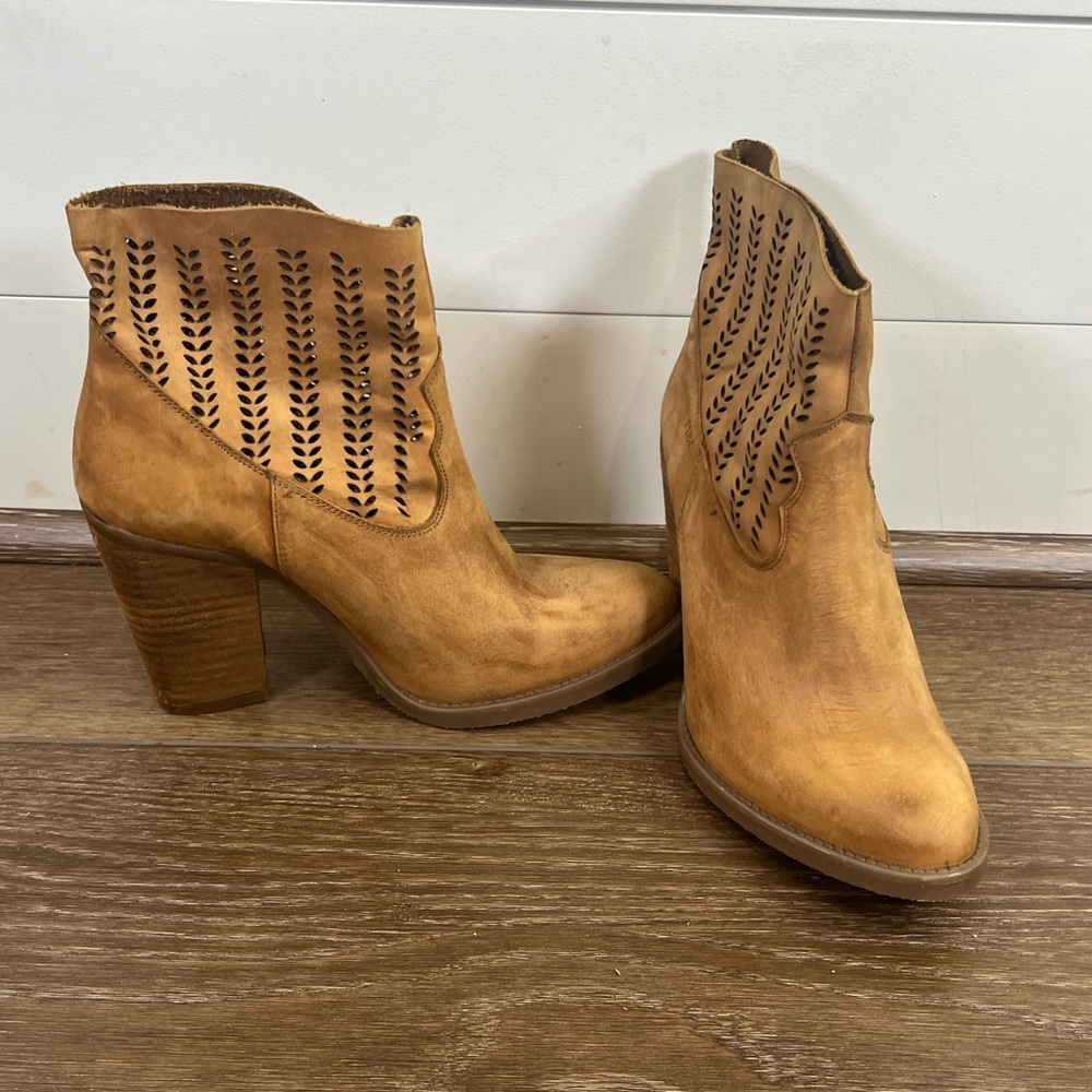 Anthropology Musse&Cloud Ankle Boots